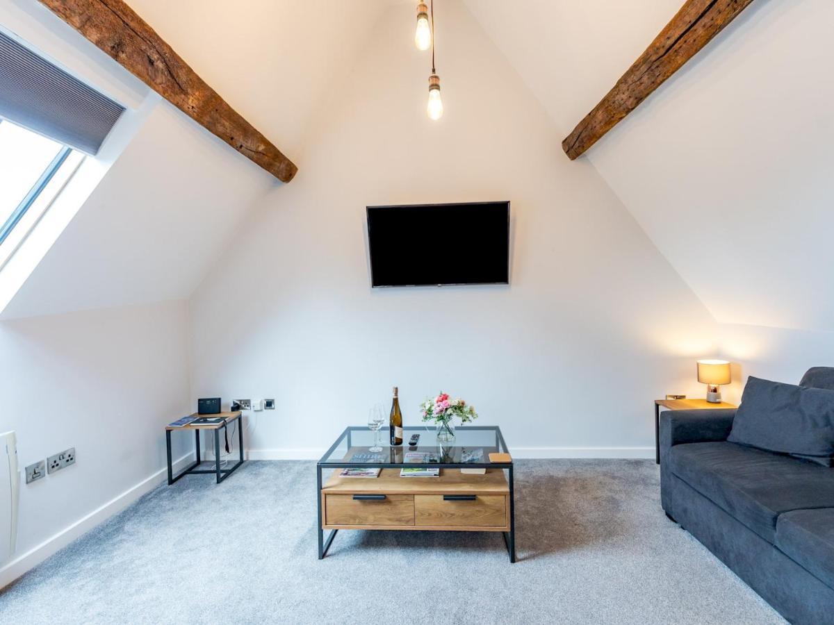 Pass The Keys 5C Charming Town Centre Apartment With Roof Top Views Shrewsbury Bagian luar foto
